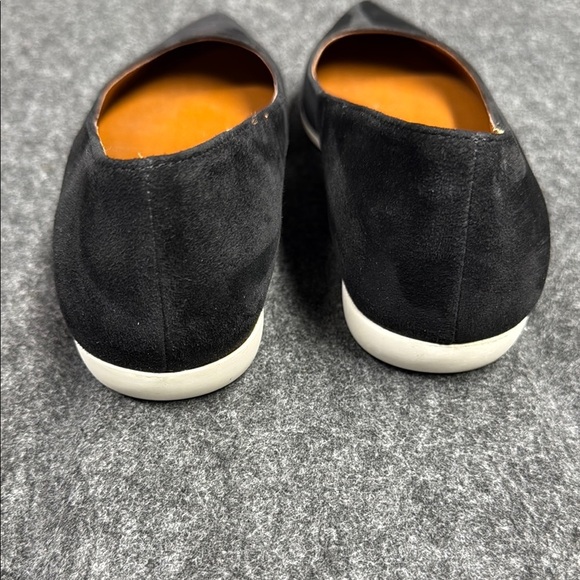 Franco Sarto Black Flats with Pointed Toe and Suede Finish - Picture 5 of 9
